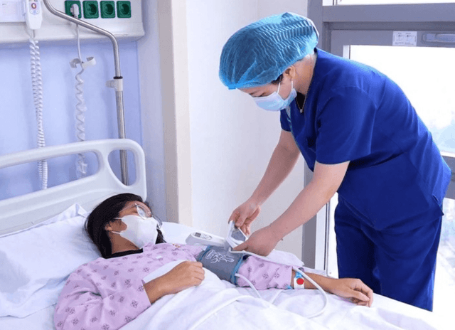 Giao mùa nóng lạnh thất thường, cảnh báo “khung giờ nguy hiểm” dễ gây đột quỵ vào buổi sáng | Phòng Khám Y Khoa Số 10 Trần Điền